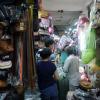 di_20130721_233528_hochiminhcity_cholon_binhthaymarket_belts_purses