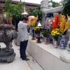 di_20130721_234236_hochiminhcity_cholon_binhthaymarket_altar_offering