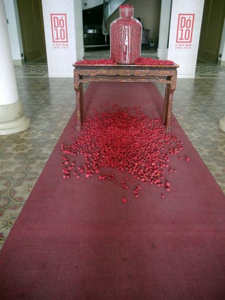 di_20130722_233912_hochiminhcity_museumoffineart_do10_lehienminh_2004_ball