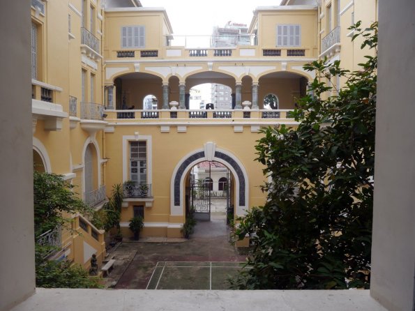 di_20130723_003730_hochiminhcity_museumoffineart_courtyard