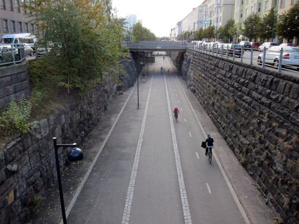 di_20131004_082624_helsinki_bikeway_trench_pohjoinenrautatiekatu