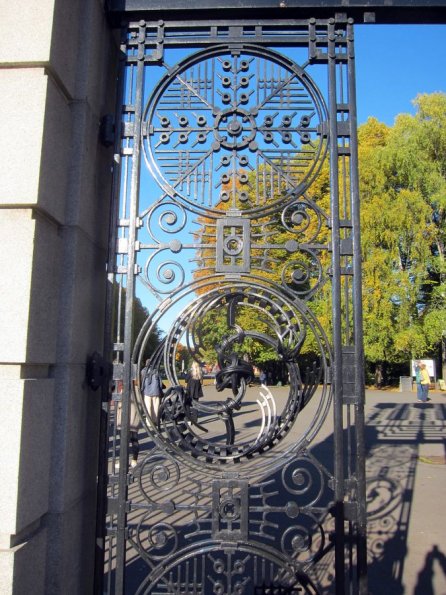 di_20131012_044352_frognerpark_gate_ironwork