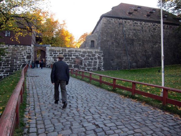 di_20131012_102246_oslo_akerhusfortress_entry