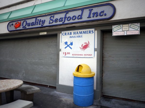 di_20140126_100124_redondobeach_marinabasin3_crabhammers_sign