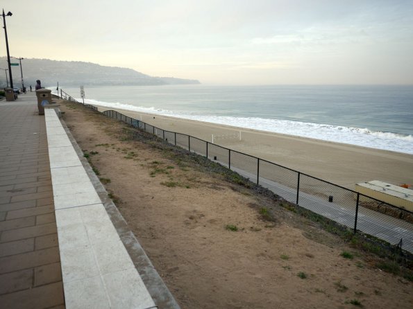 di_20140126_101248_redondobeach_esplanade_at_avenue_a