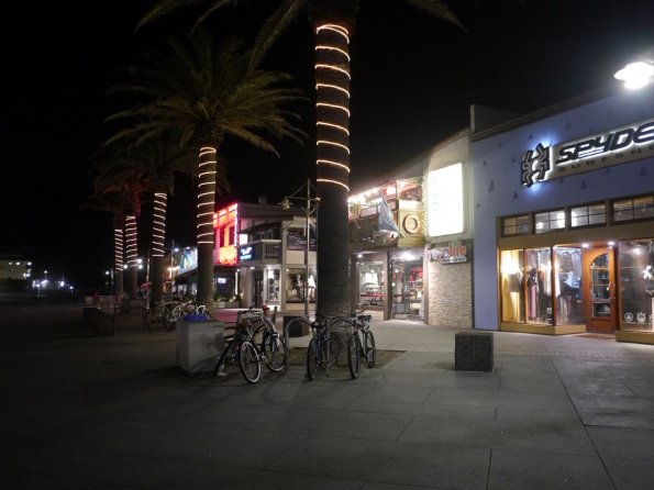 di_20140126_231454_hermosabeach_pieravenue_south_side