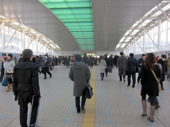 di_20140218_181056_tamachi_bridge_morning_rush