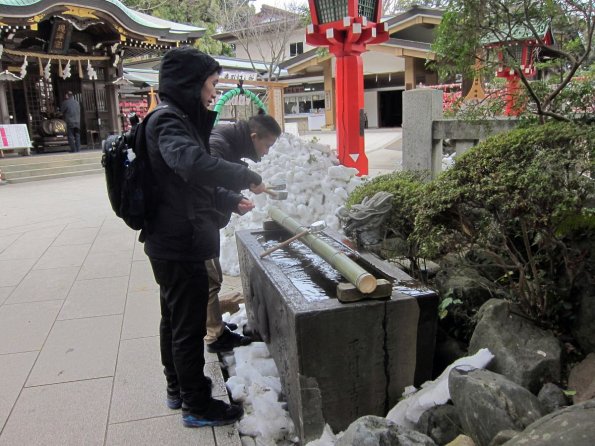 di_20140218_195454_enoshimaisland_water_trough