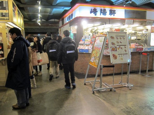 di_20140219_030250_yokohama_redbrickwarehouse_food_court