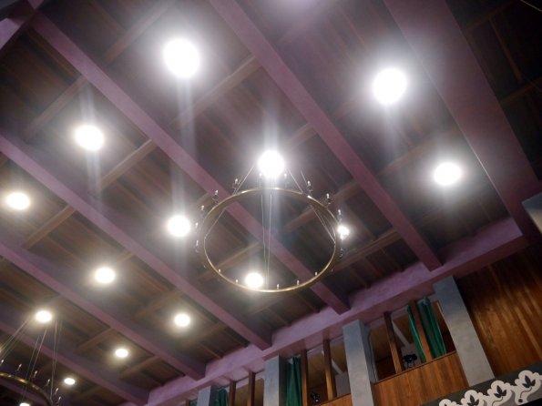 di_20140219_205346_eishinhigashino_greathall_uppergallery_hanginglamp_with_newer_led_lighting