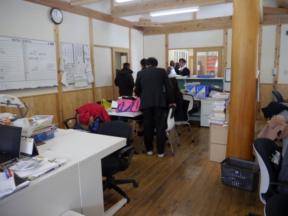 di_20140219_220120_eishinhigashino_teachingstaffoffices