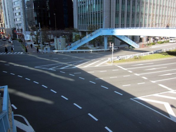 di_20140220_235554_shiodome_skywalk_showadori