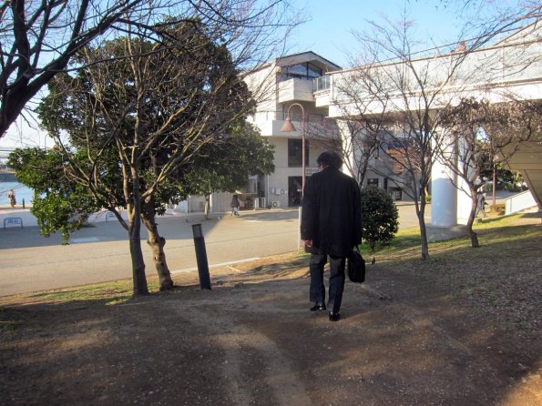 di_20140222_013756_odaiba_seasidepark_crossing_from_decks