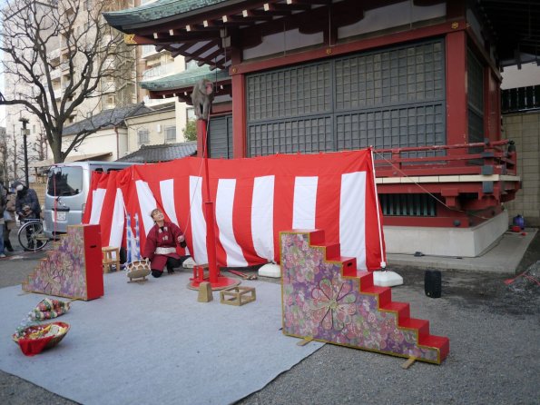 di_20140222_031108_asakusa_monkey_polesitting_trainer