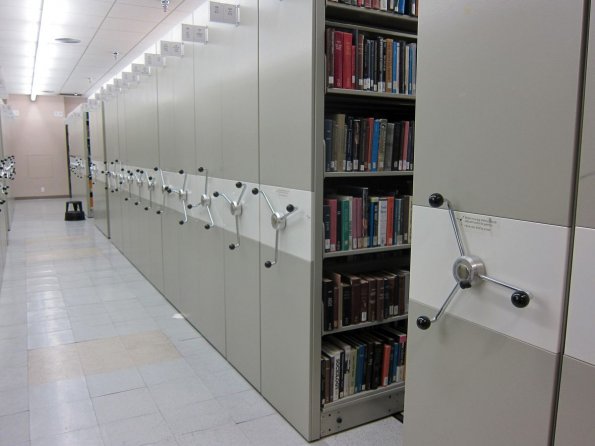 20140426_162204_berkeley_doemoffittlibrary_stacks