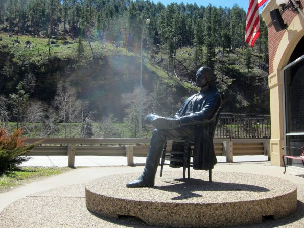 20140522_114815_deadwood_wildbillhickok_statue