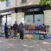 20140525_104954_kingscrossstation_across_street_fruit_vendor