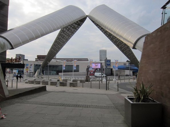 20140601_133547_coventry_whittlearch_transportmuseum_plaza