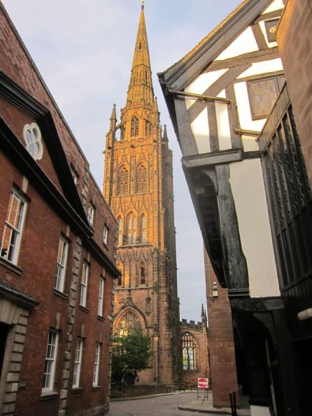 20140601_140638_coventry_pepperlane_goldencrossinn_cathedral