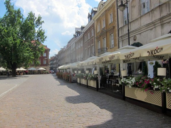 di_20140716_070312_warsaw_zakroczymska_cafes