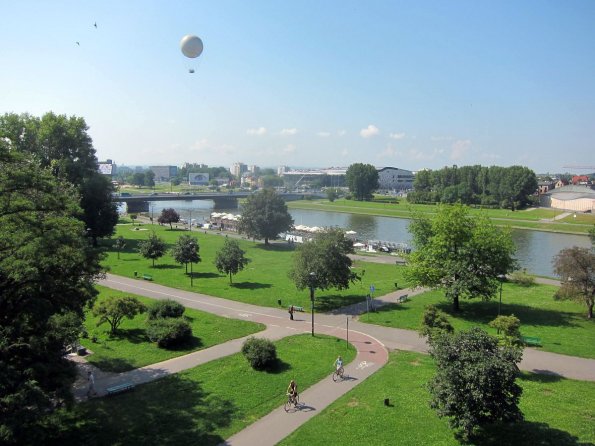 di_20140719_032254_wawel_castle_view_south_wislariver