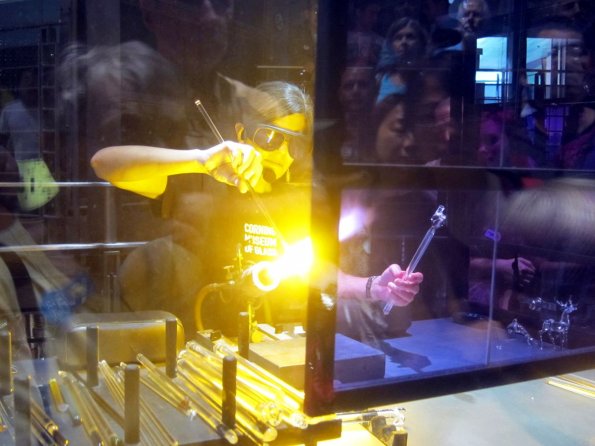 di_20140804_110758_corningmuseumofglass_flameworking_demo