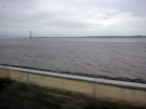 di_20141022_090627_humberbridge_south_of_kingstonuponhull