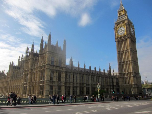 di_20141023_061641_london_parliament_bigben