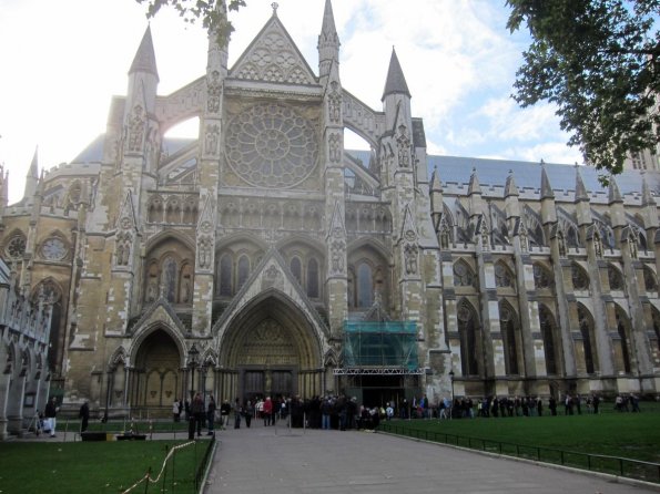 di_20141023_062701_london_stmargaretschurch_main_doors