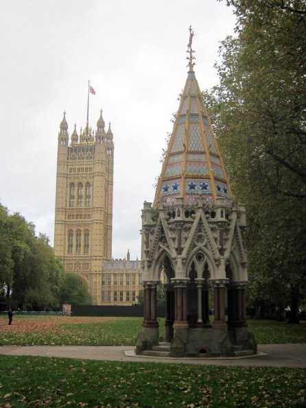 di_20141023_081746_london_buxtonmemorialfountain_palaceofwestminster