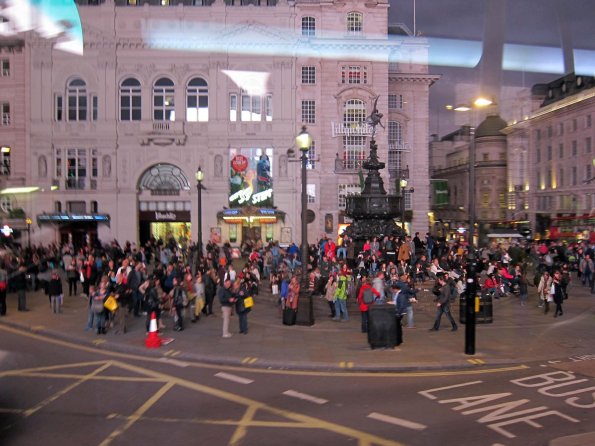 di_20141024_120446_londonbus_piccadillycircus_from_shaftesburyave