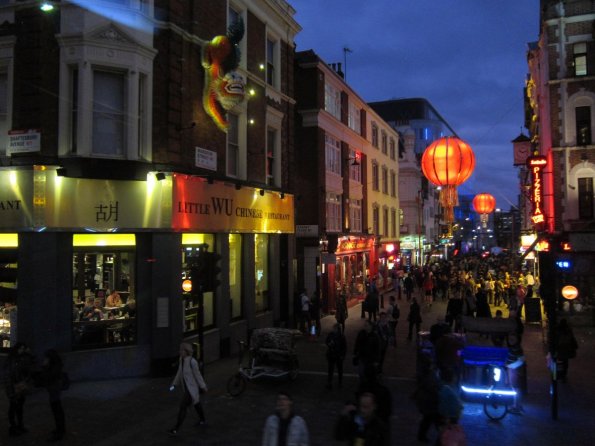 di_20141024_120737_londonbus_shaftesburyave_wardourstreet_chinatown