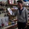 di_20141203_215348_sixthstreet_giftshop_biggerflask