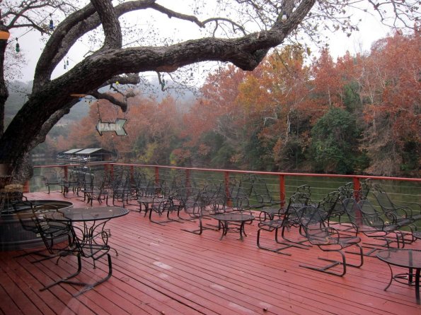 di_20141204_141854_austin_countylinebbq_deck_on_lake