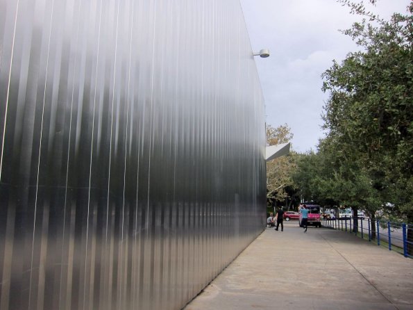 di_20141205_160832_contemporaryartmuseumhouston_building_steel_wall