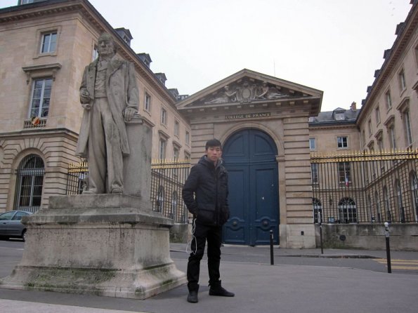 di_20141226-104352-collegedefrance-claudebernard-statue-placemarcelinbertelot