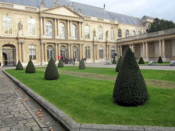 di_20141227-080550-museedesarchivesnationale-topiary