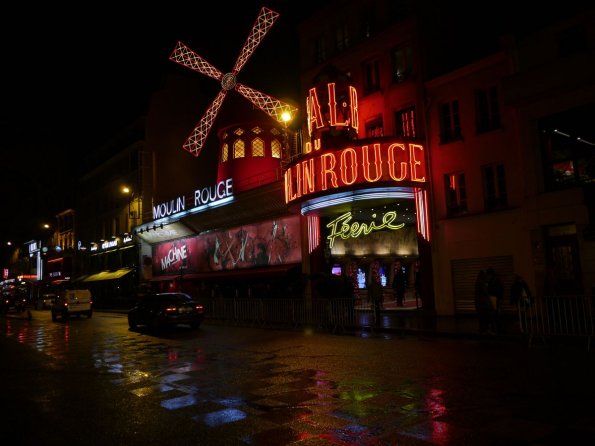 di_20141227-145653-pigalle-moulinrouge-windmill