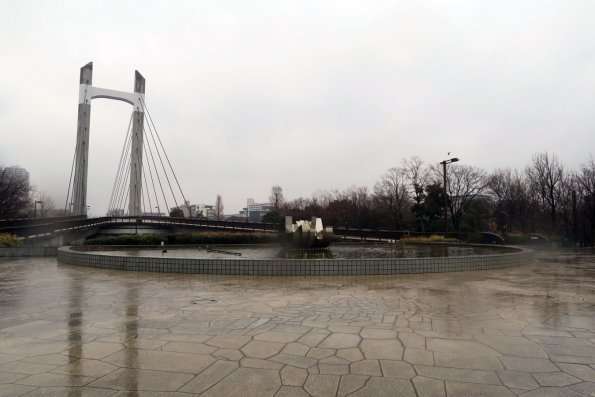 di_20150226_001900_kibapark_fountain_plaza_bridge