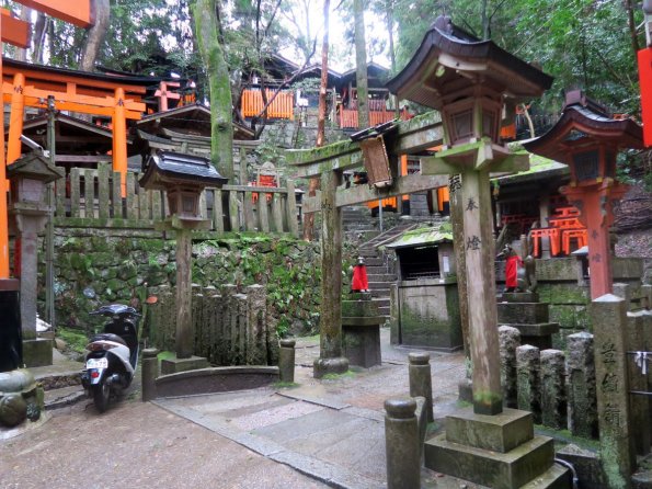 di_20150301_015243_fushimi_inarishrine_plateau_shrine