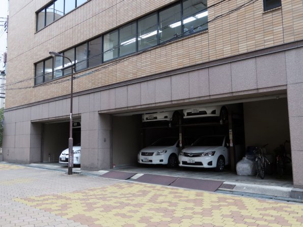 di_20150303_024101_osaka_utsubo_building_stacked_parking
