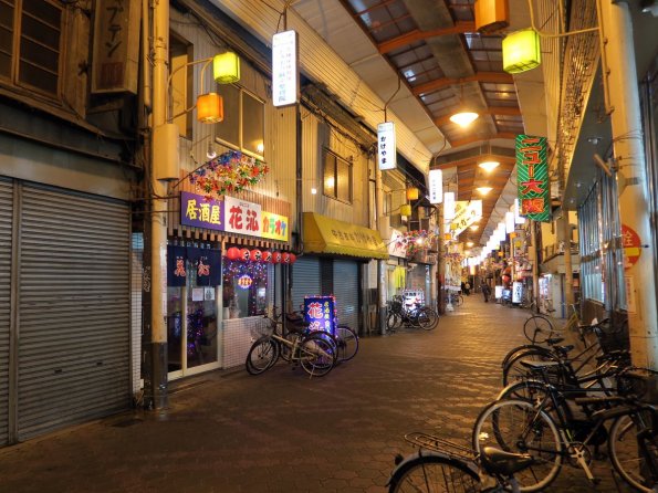 di_20150303_070214_osaka_tamade_arcade_curve
