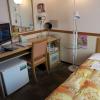 di_20150304_013915_toyokoinn_kabukicho_desk
