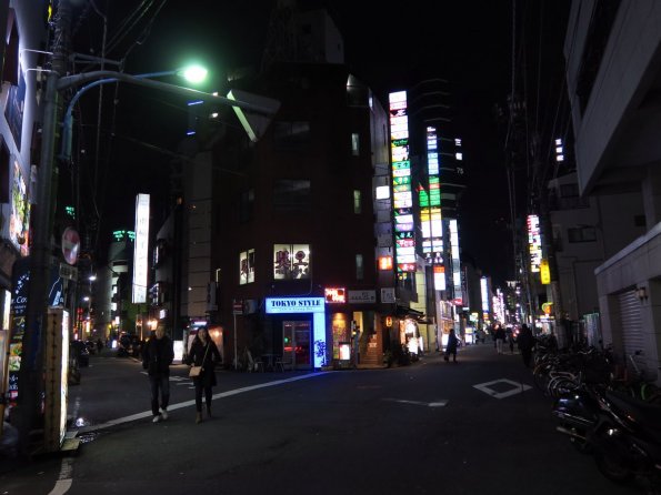 di_20150304_073900_kabukicho_north_tokyostylecafe_ohbeautysalon_barkingkong