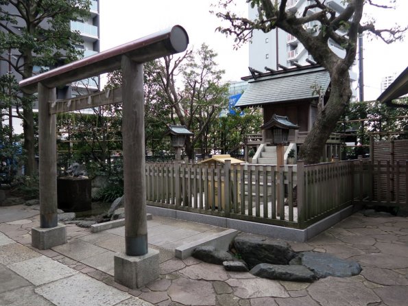 di_20150305_182247_yochomachi_nukebenten_shrine_temple