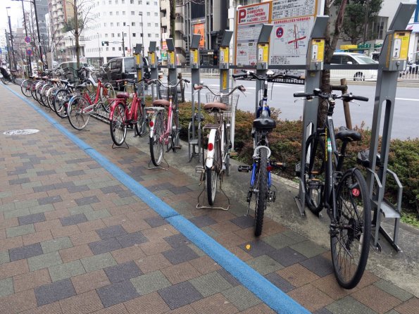 di_20150306_201148_shinjuku_meijidori_bicycle_parking