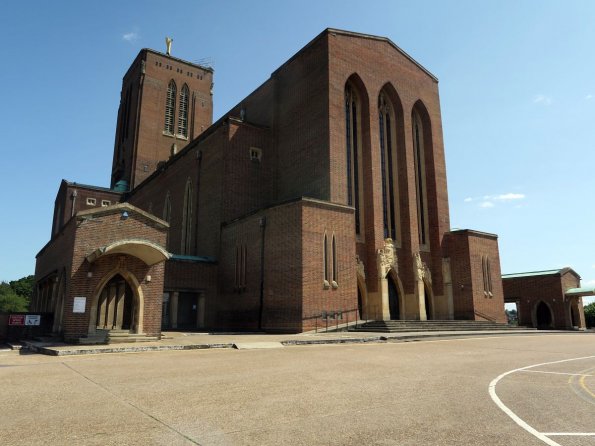 di_20150709_081755_guildfordcathedral_main_entrance