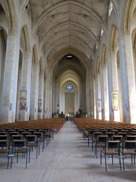 di_20150709_082311_guildfordcathedral_nave