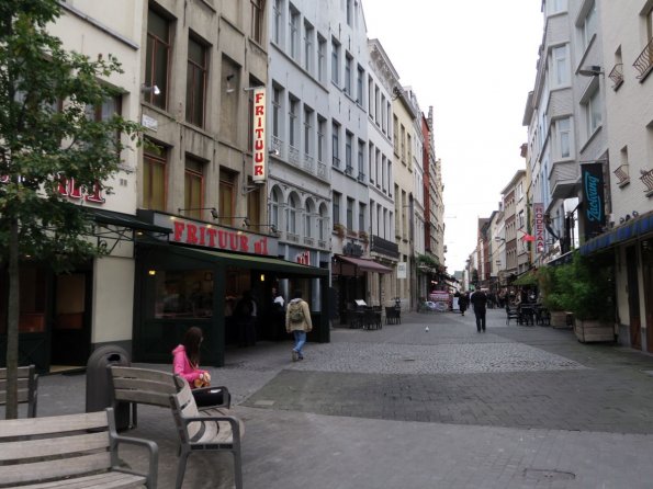 di_20150924_044727_antwerp_hoogstraat_south_of_grotemarkt