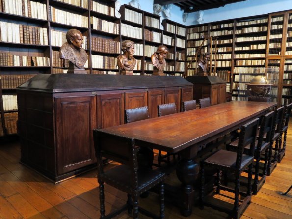 di_20150924_052907_plantinmoretusmuseum_greatlibrary